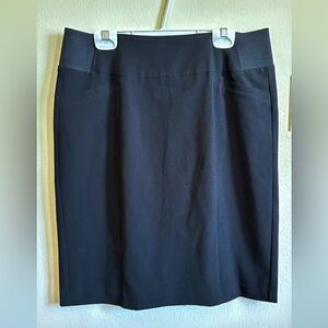 REITMANS - Black PANEL SKIRT - Size 9 - Like Brand New!